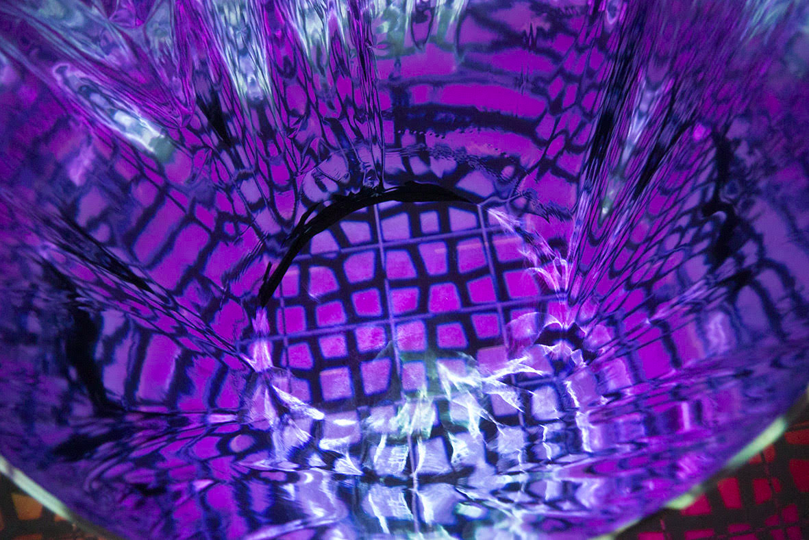 Tell me what you see outside — tunnel installation, Badeverbot, Graz